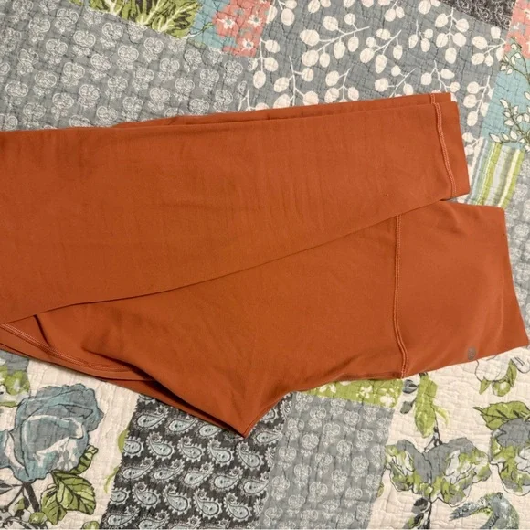 lululemon athletica Women's Leggings Sz 8 Tall - Picture 3 of 12